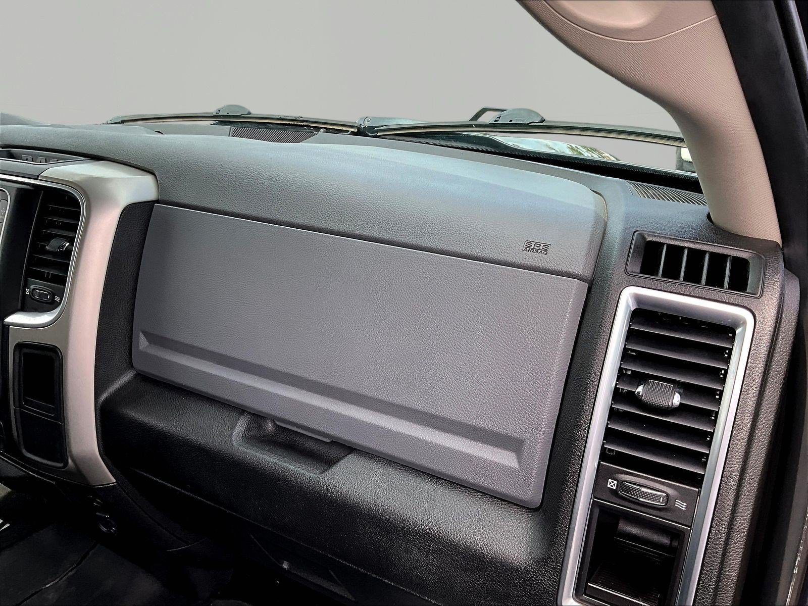 Used 2020 RAM 1500 Classic SLT AWD/4WD image 24