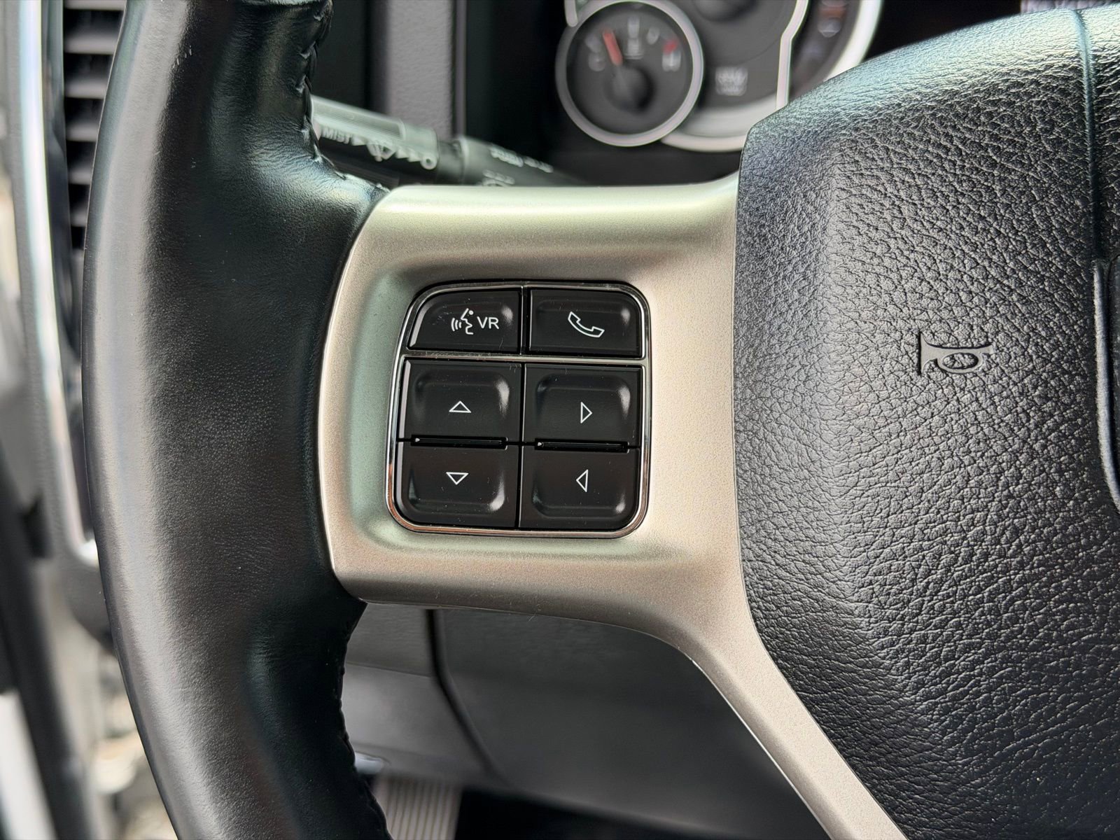 Used 2014 RAM 1500 Laramie w/ Convenience Group image 20