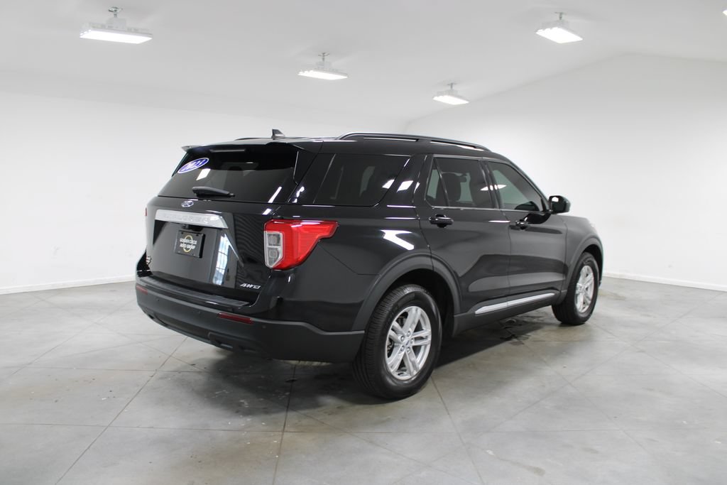Used 2023 Ford Explorer XLT AWD/4WD image 9