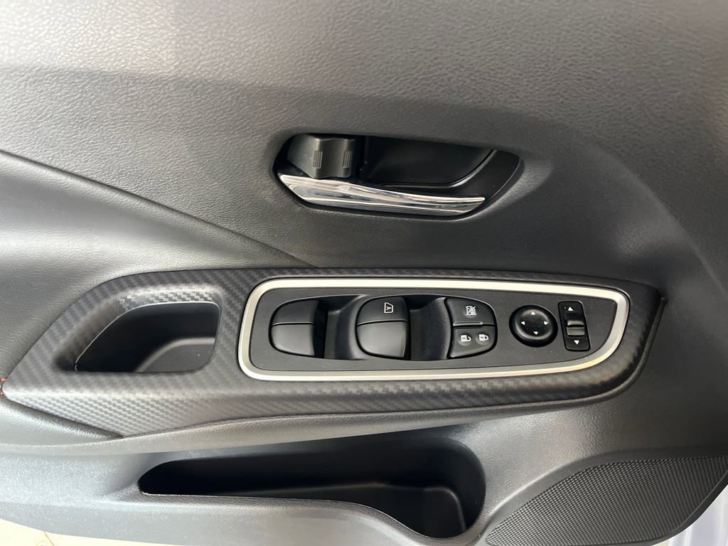 Used 2024 Nissan Versa SR w/ Trunk Package image 51