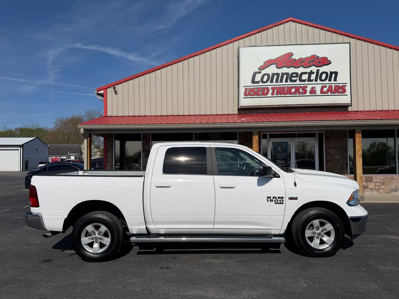 Used 2019 RAM 1500 Classic SLT w/ Protection Group AWD/4WD image 3