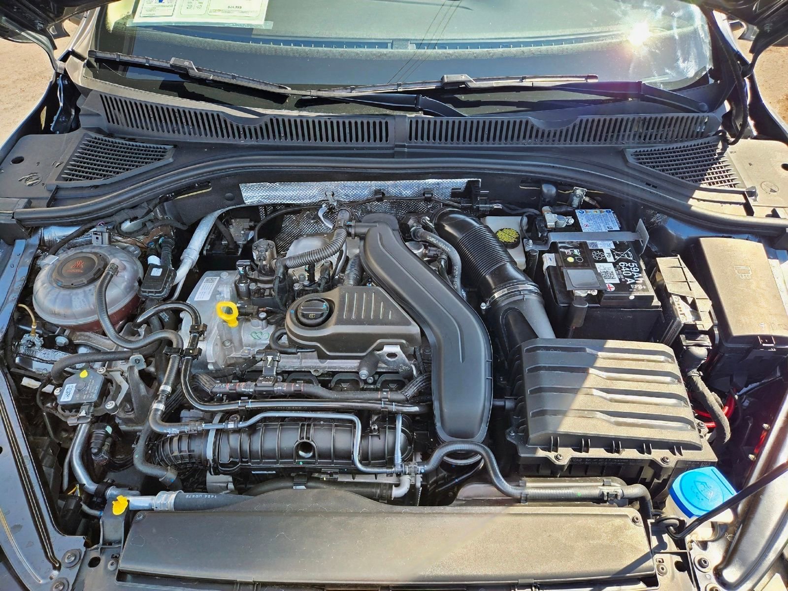 Used 2025 Volkswagen Jetta SE image 17