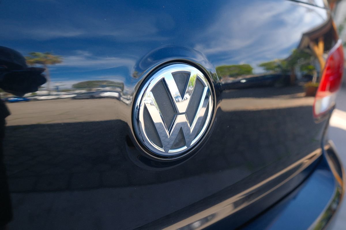 Used 2012 Volkswagen GTI 2-Door FWD image 37