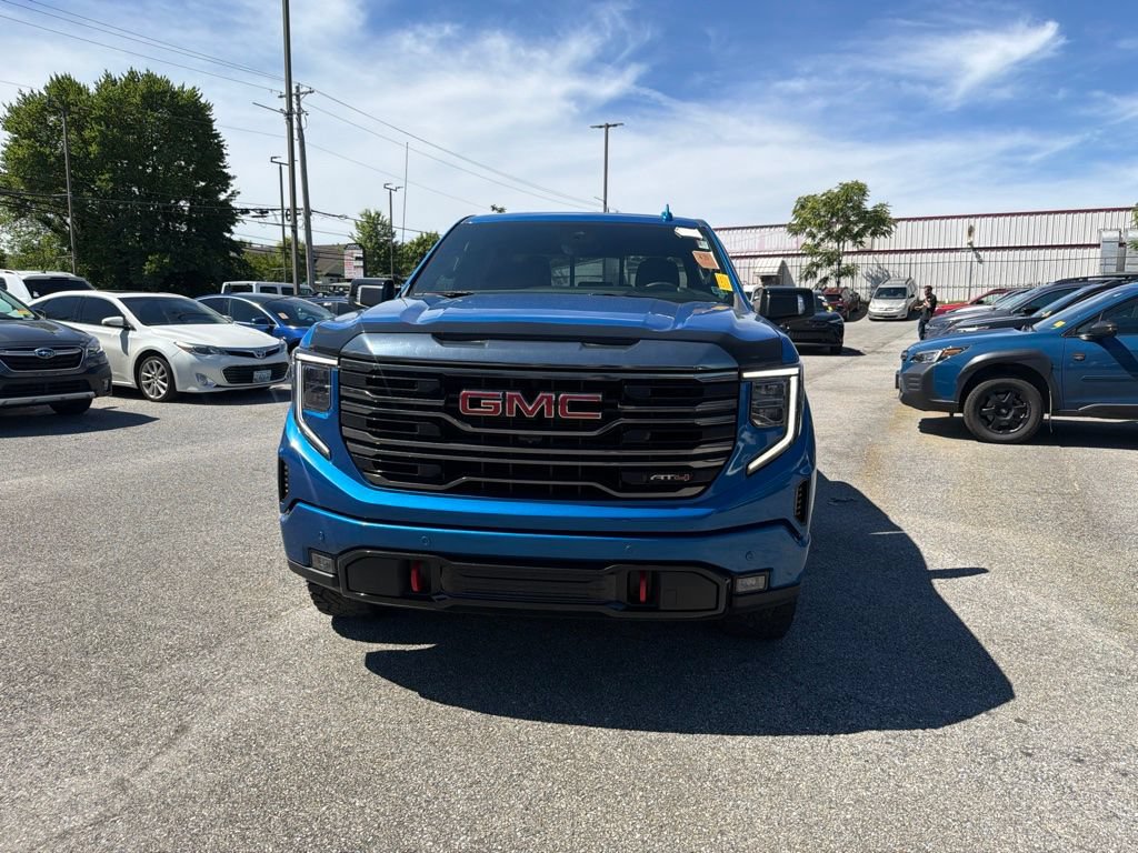 Used 2022 GMC Sierra 1500 AT4 w/ AT4 Premium Package AWD/4WD image 2