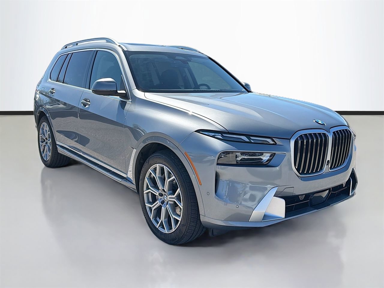Certified 2025 BMW X7 xDrive40i w/ Premium Package image 2