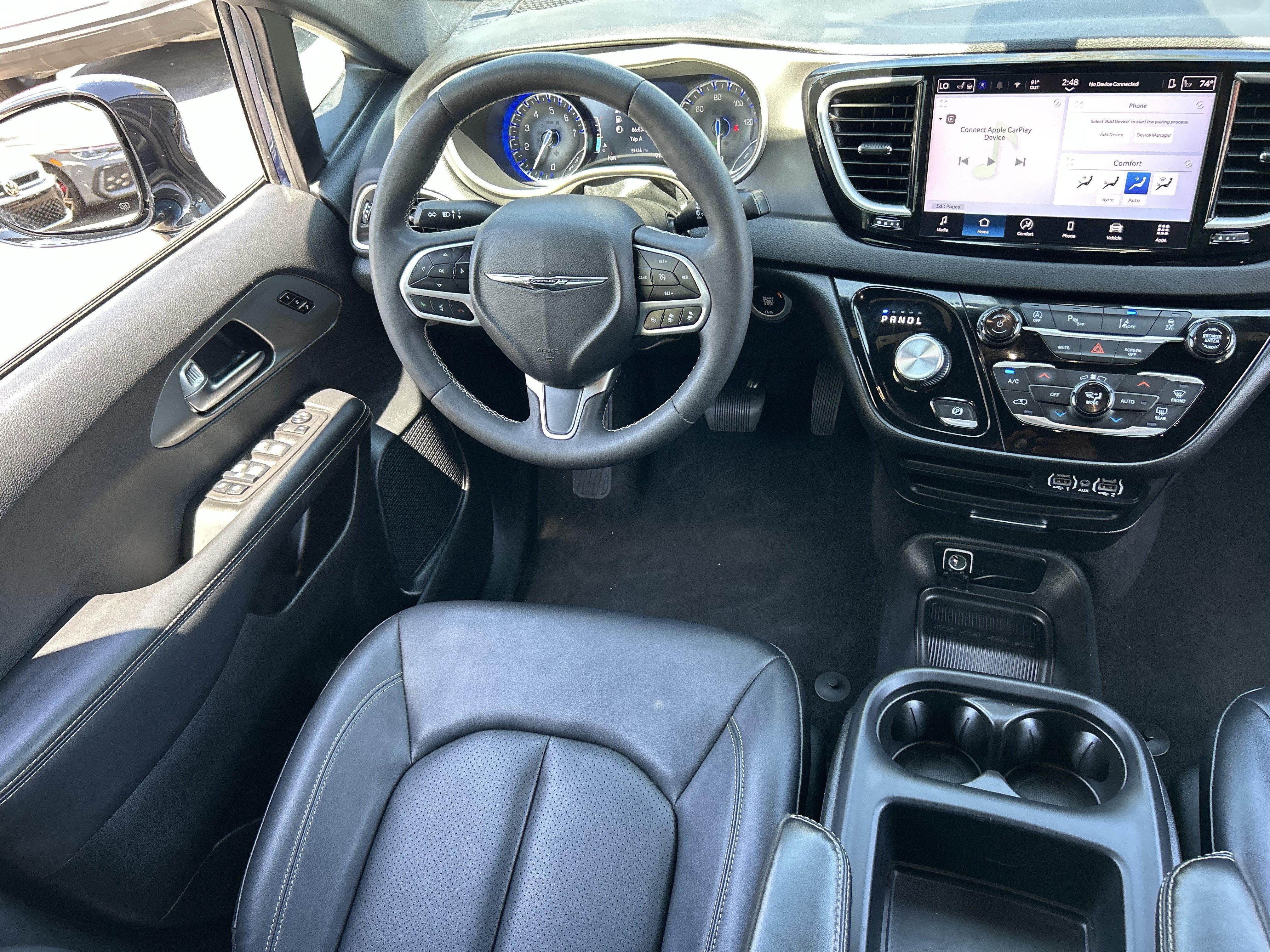 Used 2025 Chrysler Pacifica Select FWD image 13