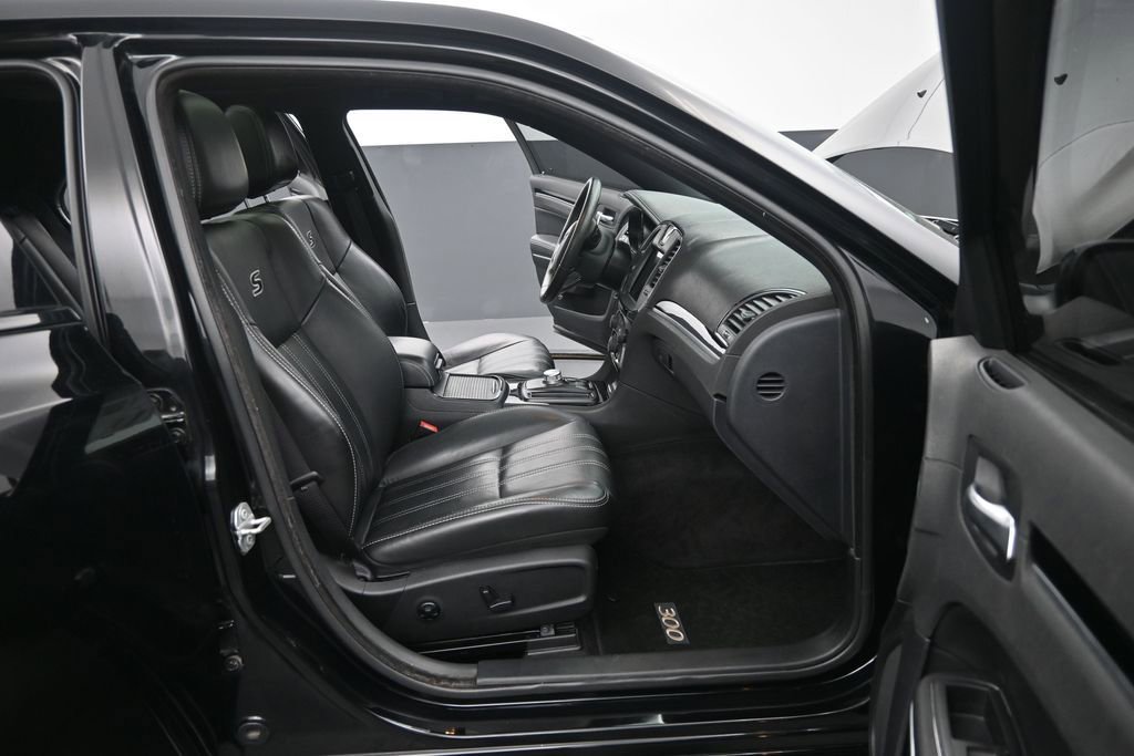 Used 2017 Chrysler 300 S w/ 300S Premium Group AWD/4WD image 18