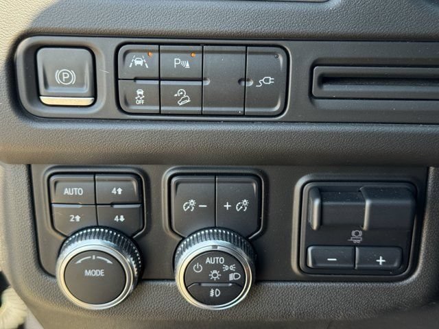 Used 2022 GMC Yukon AT4 w/ Max Trailering Package AWD/4WD image 25