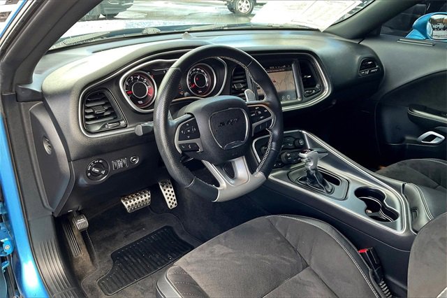 Used 2015 Dodge Challenger SRT image 13
