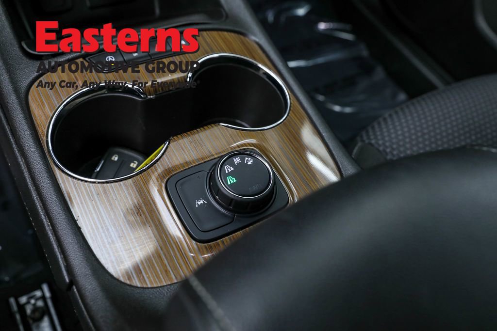 Used 2022 GMC Acadia SLE image 23