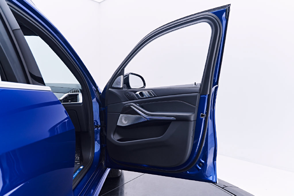 Used 2025 BMW ALPINA XB7 AWD/4WD image 32