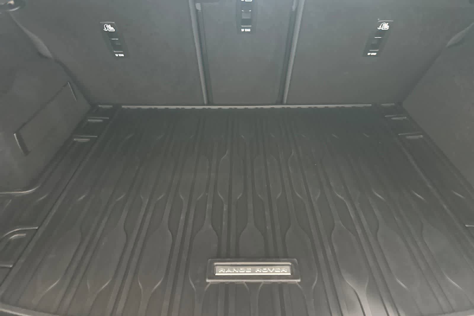 Used 2023 Land Rover Range Rover Evoque R-Dynamic S image 18