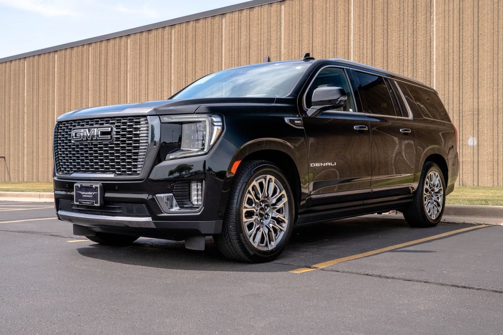 Certified 2024 GMC Yukon XL Denali Ultimate AWD/4WD image 4