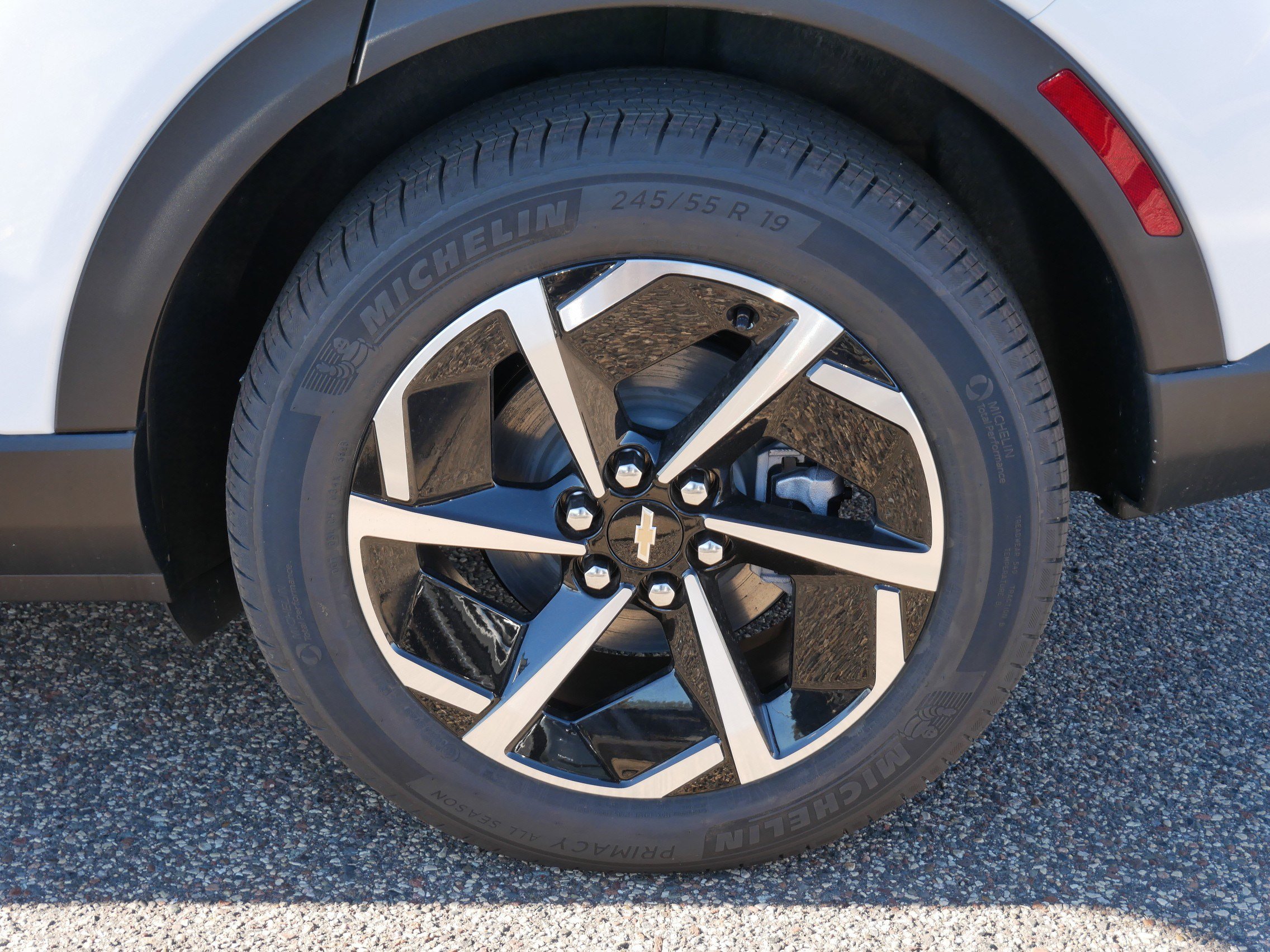 New 2026 Chevrolet Equinox EV LT AWD/4WD image 3