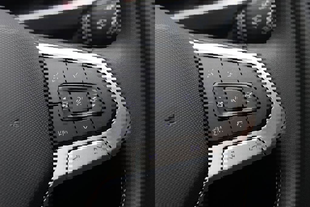 Used 2024 Volkswagen Tiguan Wolfsburg Edition image 20