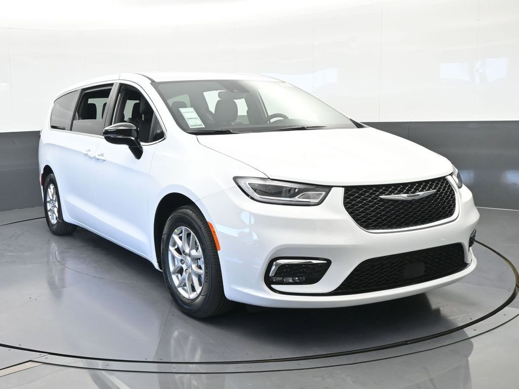 New 2026 Chrysler Pacifica Select FWD image 9