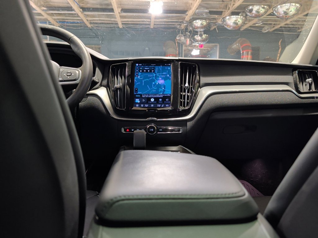 Used 2023 Volvo XC60 B5 Core w/ Climate Package AWD/4WD image 14