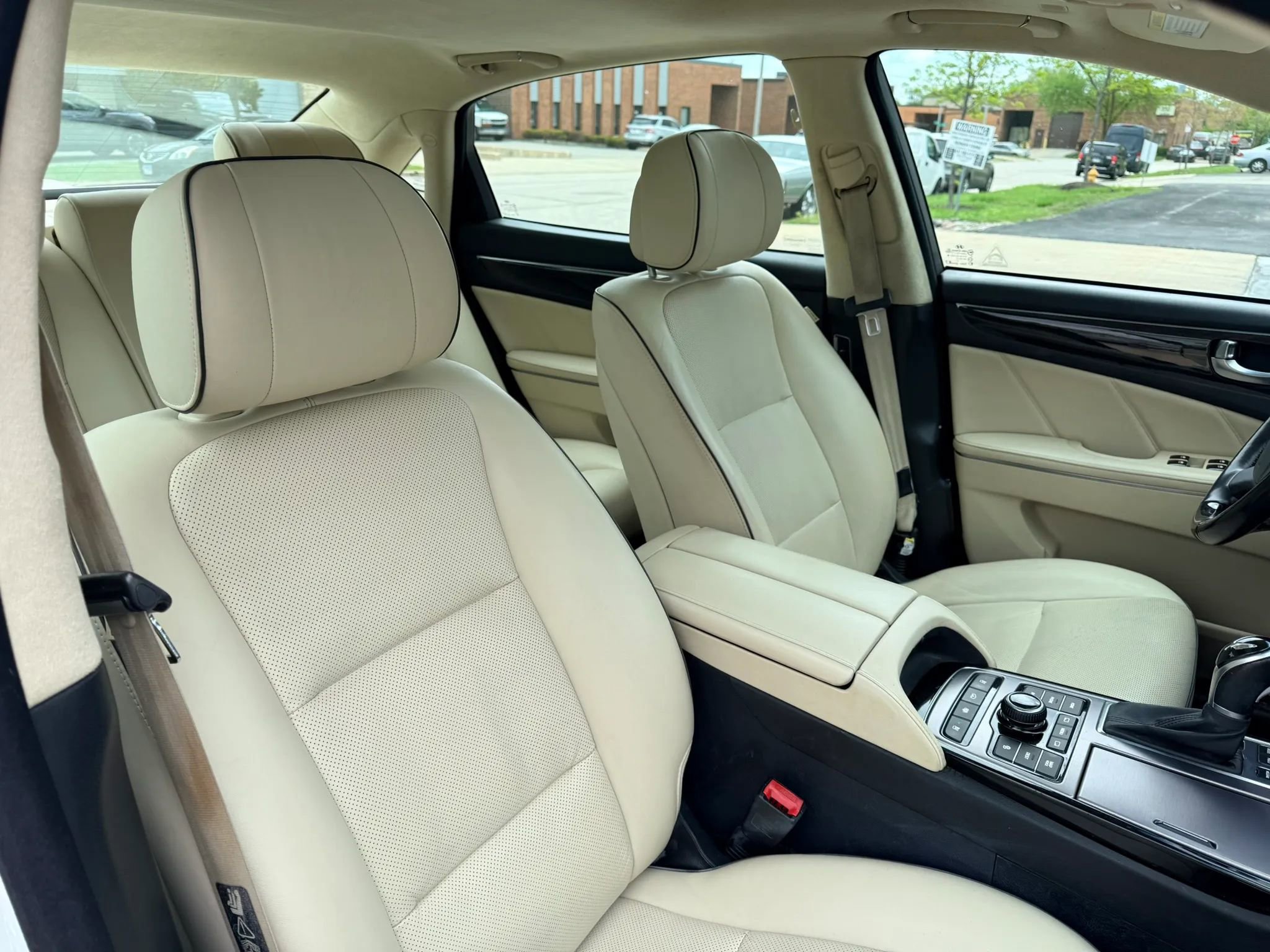 Used 2014 Hyundai Equus Signature RWD image 19