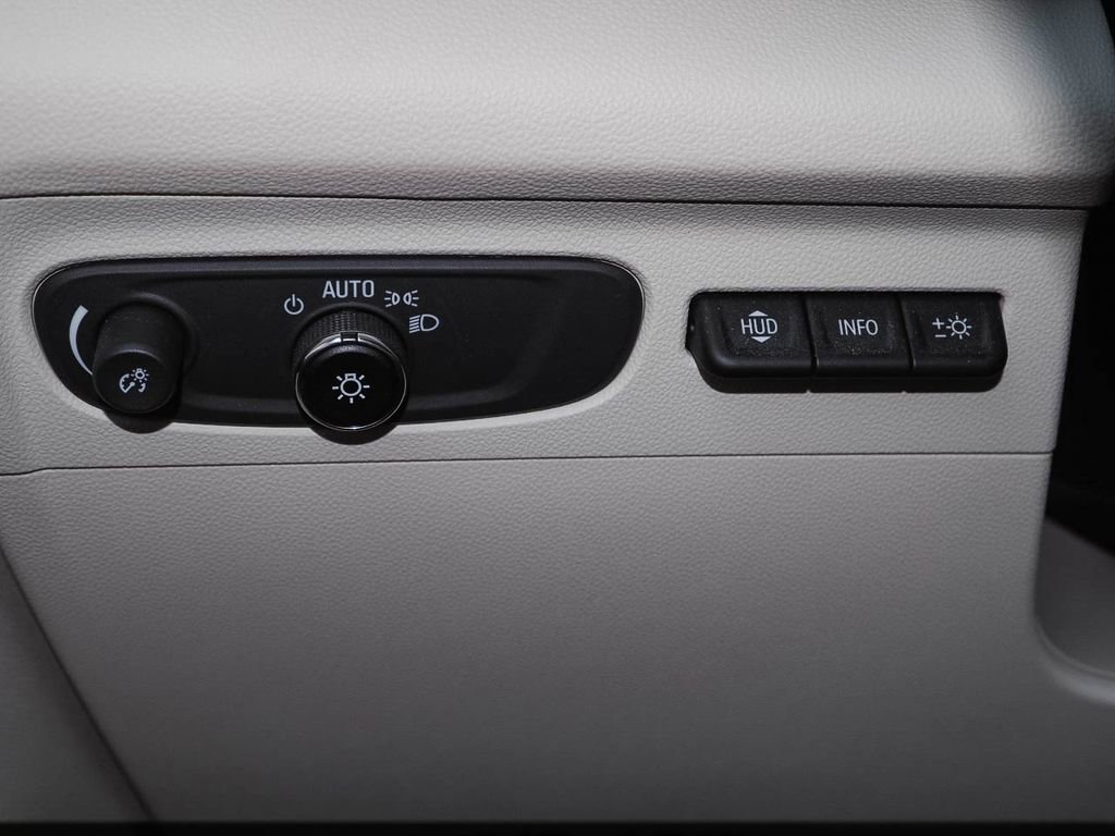 Used 2023 Buick Envision Avenir image 28