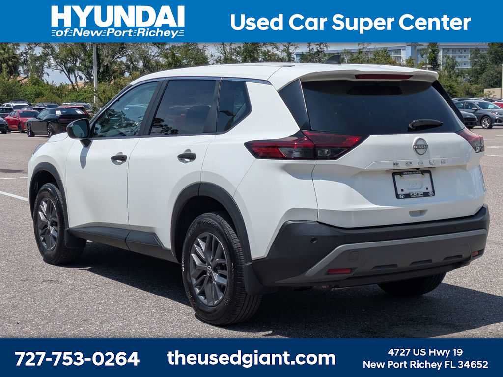 Used 2023 Nissan Rogue S FWD image 3