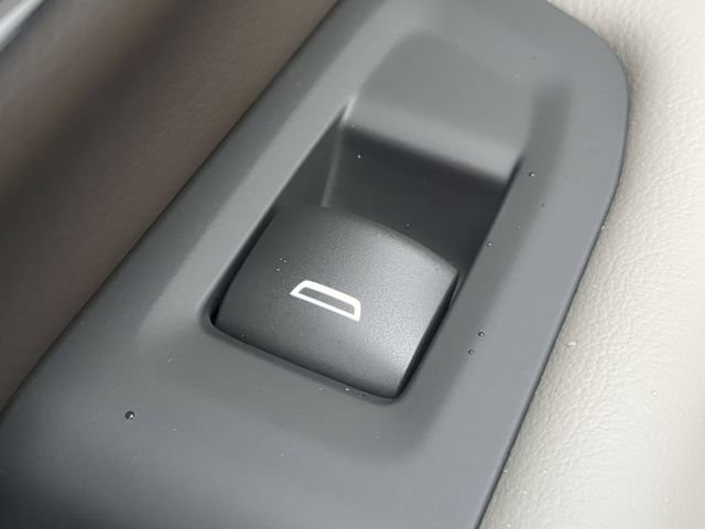 New 2026 GMC Yukon XL Elevation AWD/4WD image 32