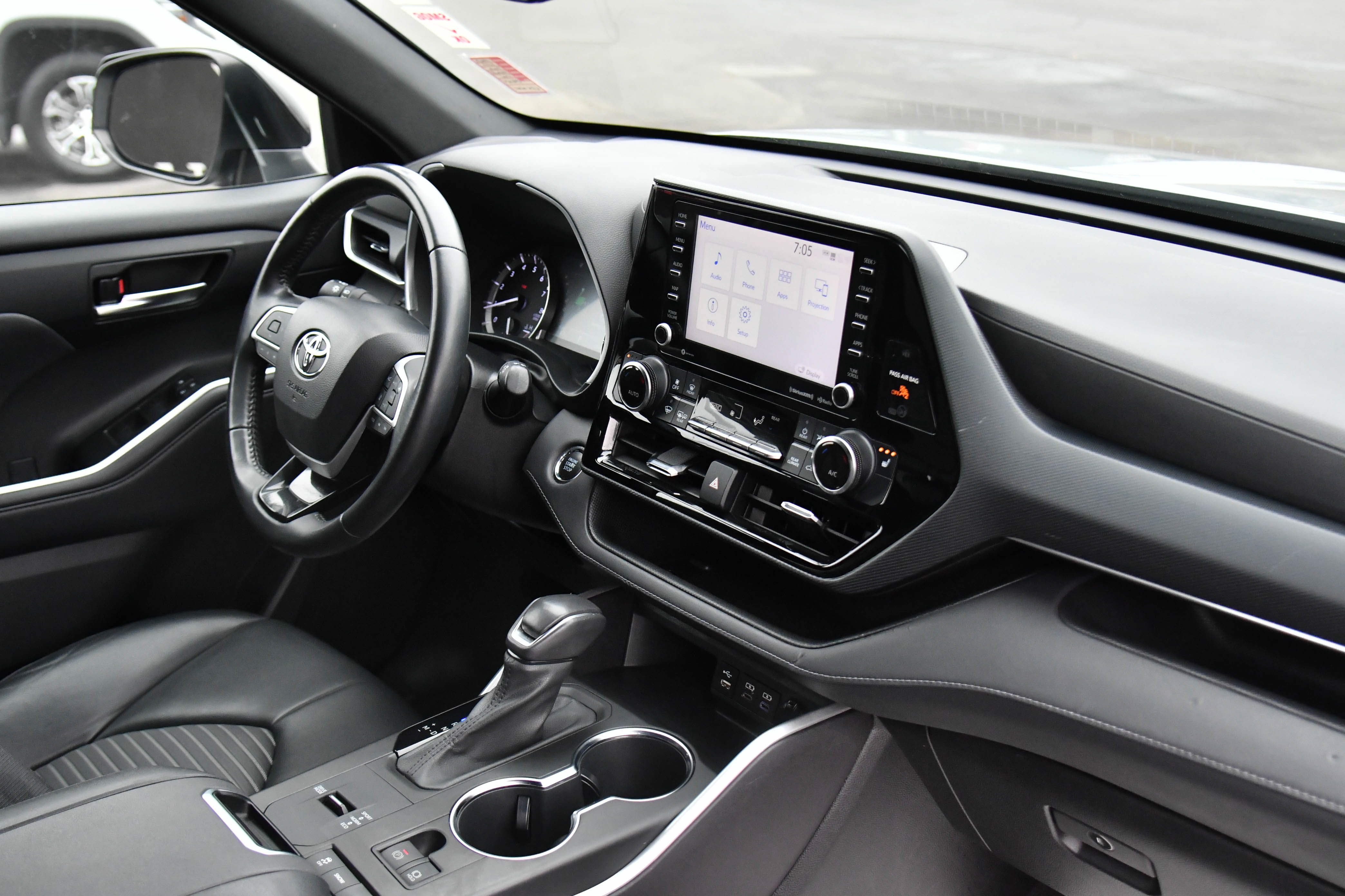 Used 2022 Toyota Highlander XSE image 46