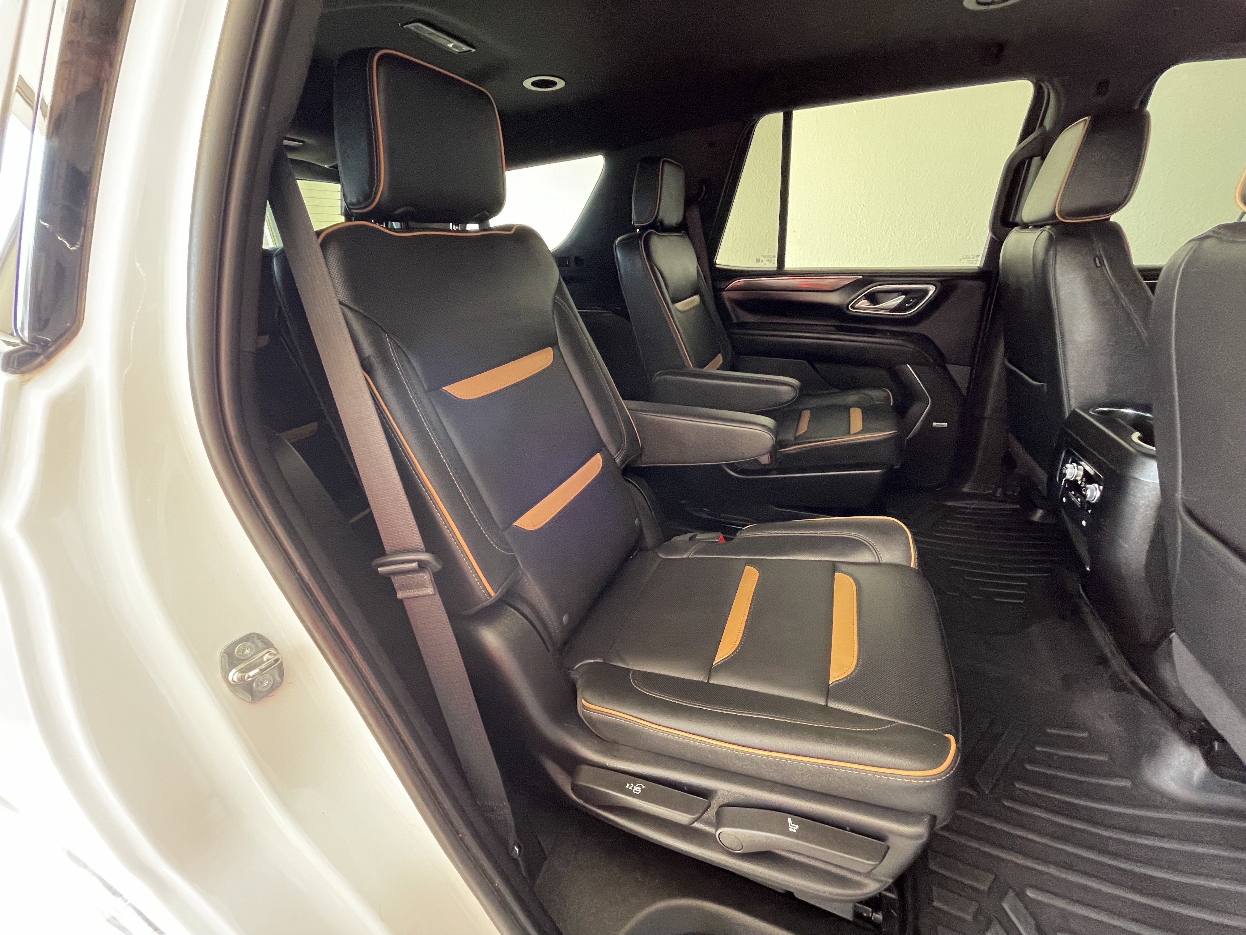 Certified 2024 GMC Yukon AT4 w/ Technology Package AWD/4WD image 16