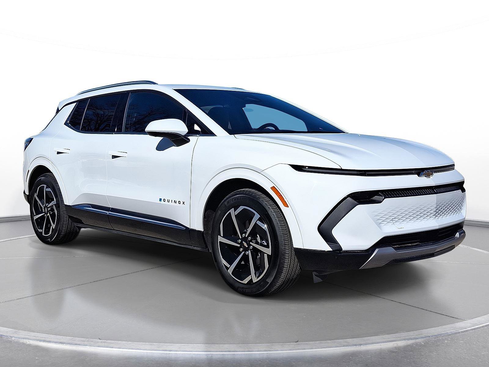 Used 2024 Chevrolet Equinox EV LT image 1