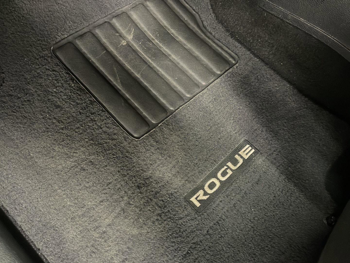 Used 2016 Nissan Rogue SV image 12