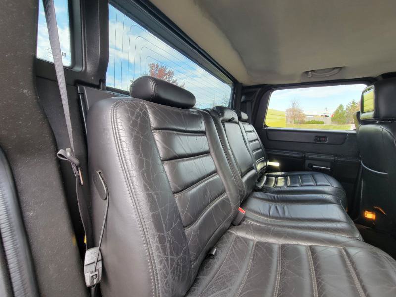 Used 2005 HUMMER H2 SUT w/ Preferred Equipment Group AWD/4WD image 63