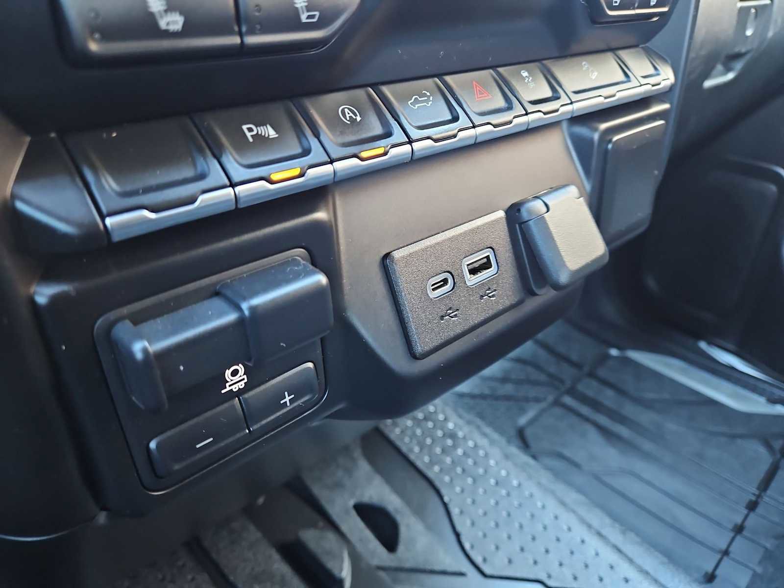 Used 2019 Chevrolet Silverado 1500 RST image 30