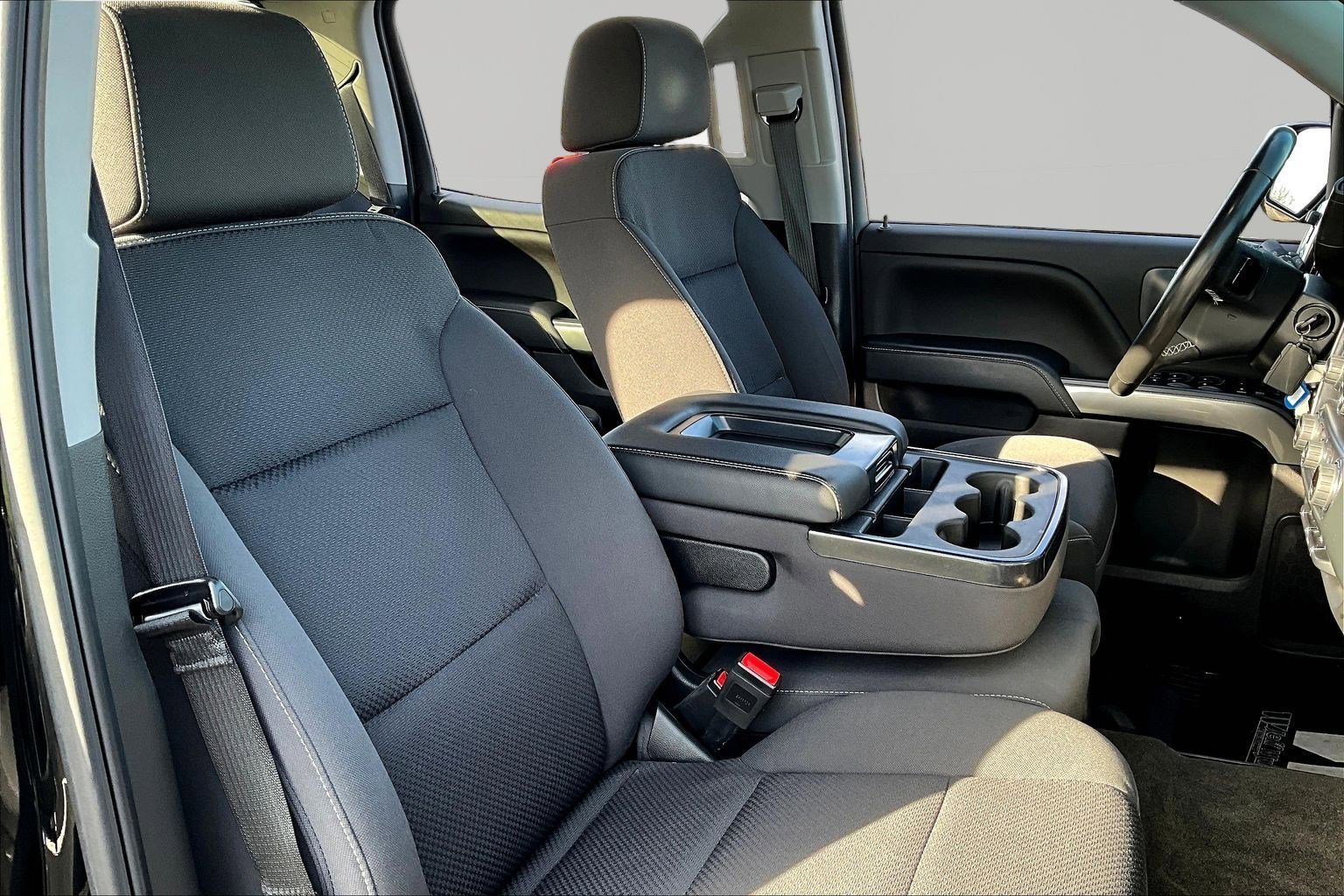 Used 2018 Chevrolet Silverado 1500 LT w/ All Star Edition image 30