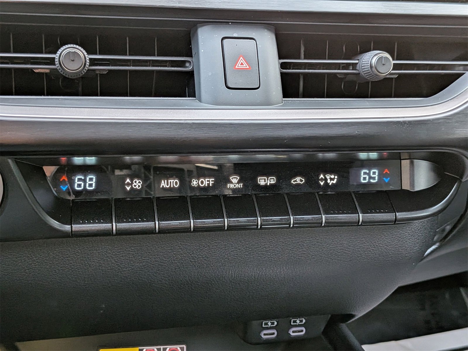 Used 2023 Lexus UX 250h F Sport image 24