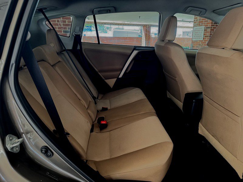 Used 2013 Toyota RAV4 LE AWD/4WD image 28