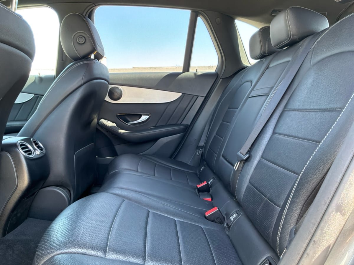 Used 2021 Mercedes-Benz GLC 300 w/ AMG Line image 18