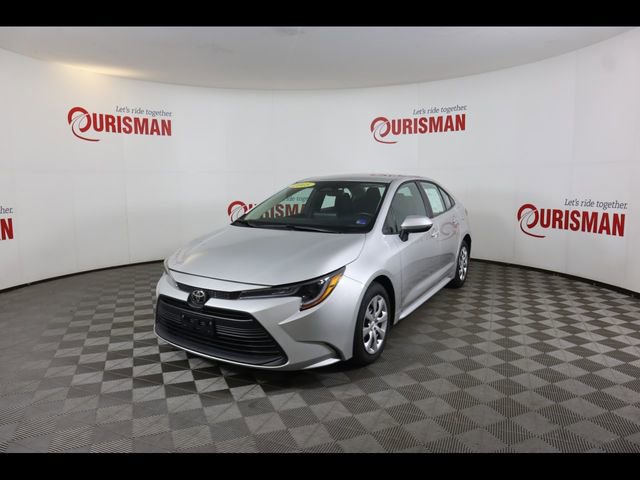 Used 2025 Toyota Corolla LE image 3