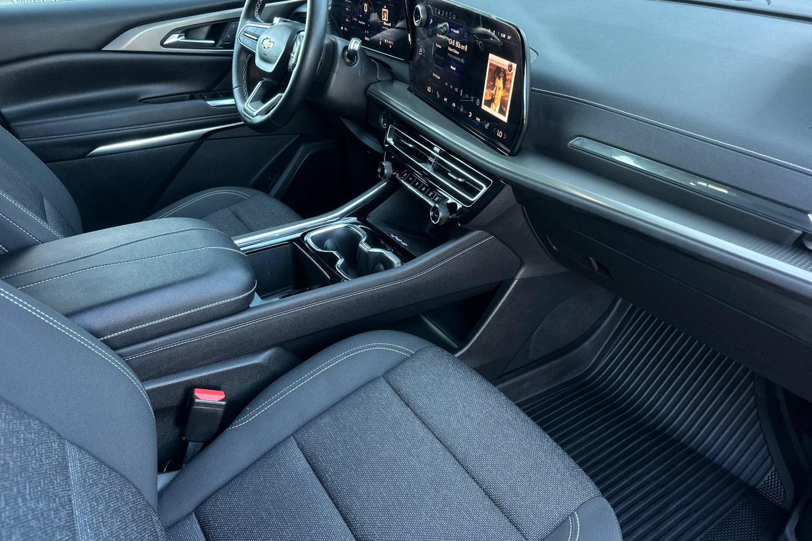 Certified 2025 Chevrolet Traverse LT w/ LPO, Floor Liner Package FWD image 21