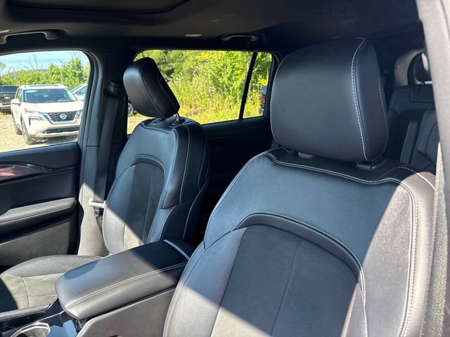 Used 2022 Jeep Grand Cherokee L Laredo AWD/4WD image 9