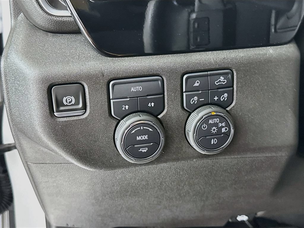 Used 2025 Chevrolet Silverado 1500 RST w/ Dark Appearance Package AWD/4WD image 11