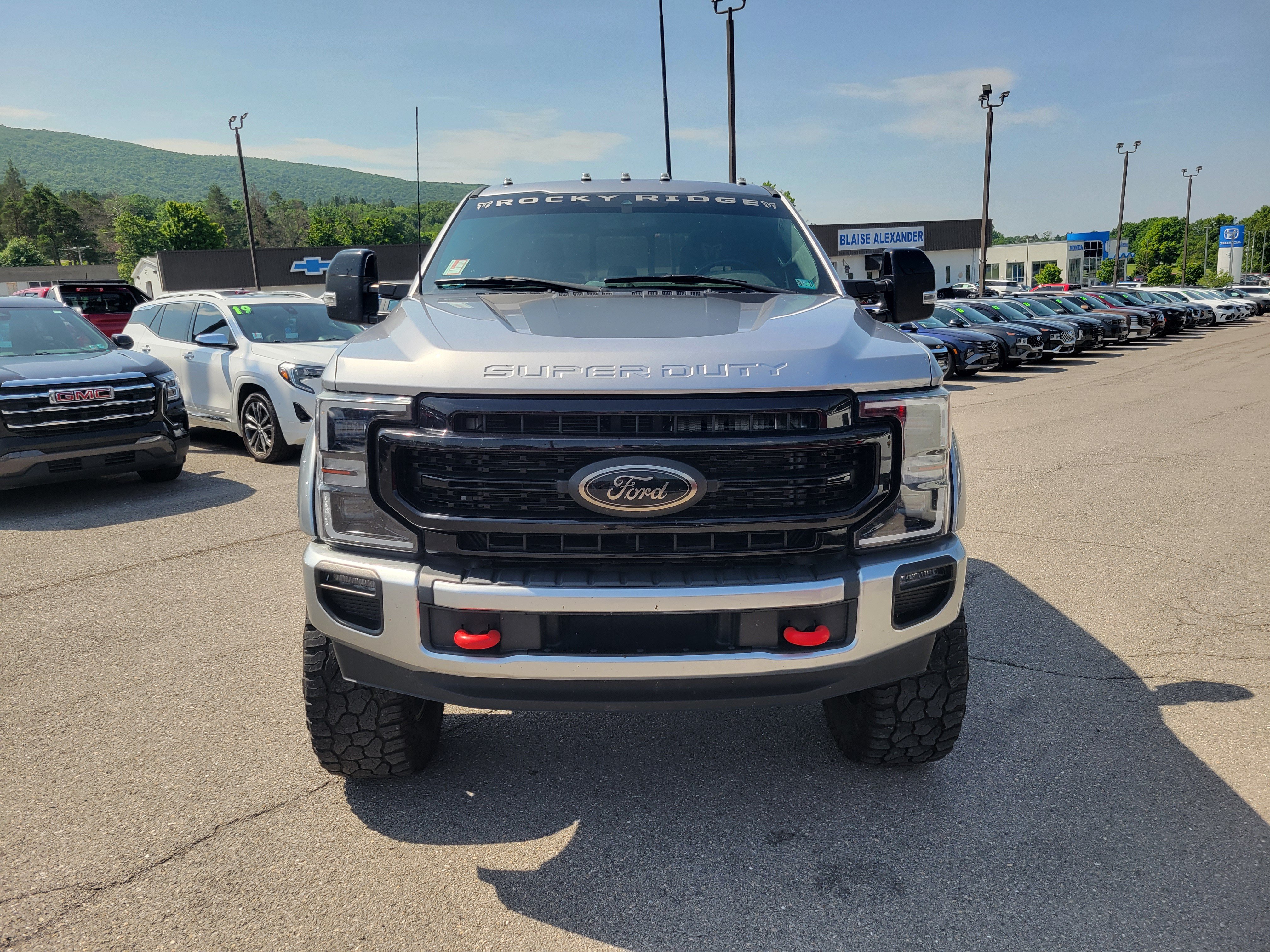 Used 2022 Ford F250 Lariat w/ Black Appearance Package AWD/4WD image 6