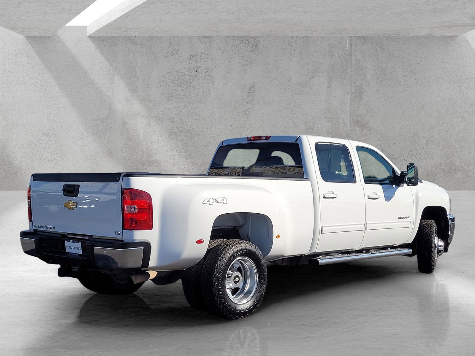Used 2013 Chevrolet Silverado 3500 LTZ w/ LTZ Plus Package image 4