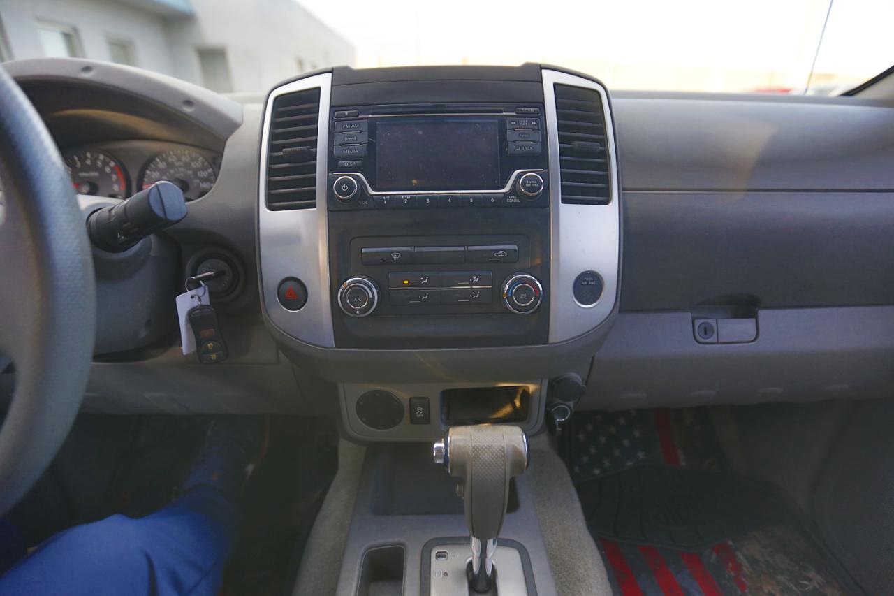 Used 2016 Nissan Frontier SV image 8
