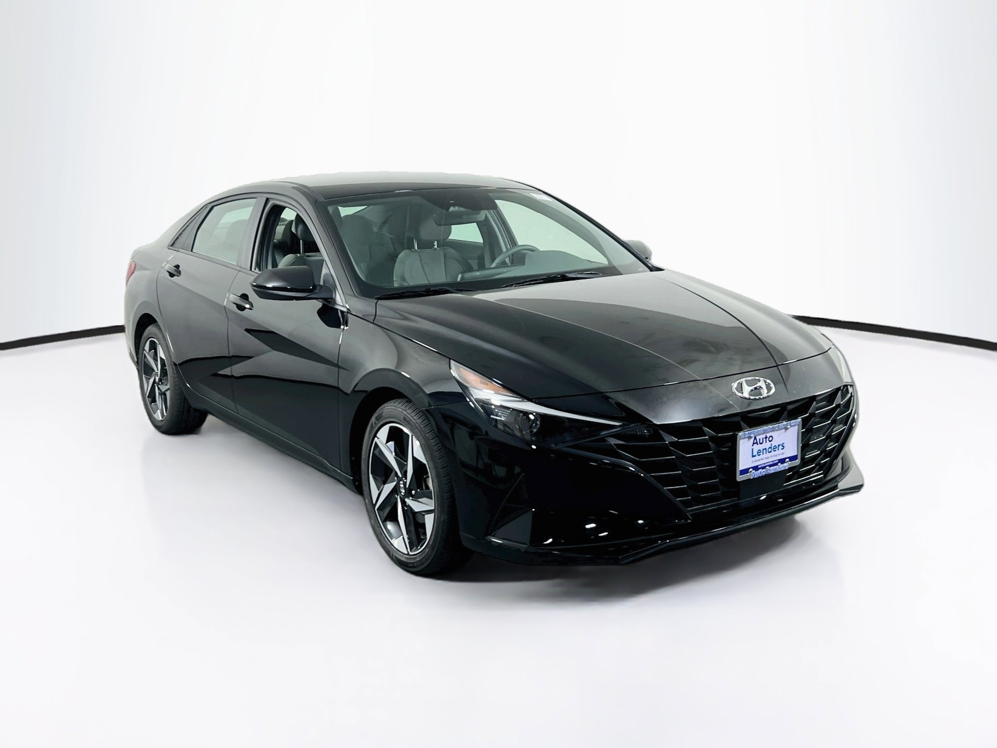 Used 2023 Hyundai Elantra SEL w/ Convenience Package FWD image 3