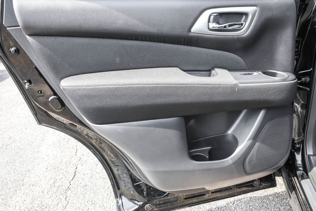 Used 2017 Nissan Pathfinder SV w/ SV Cold Weather Package image 28