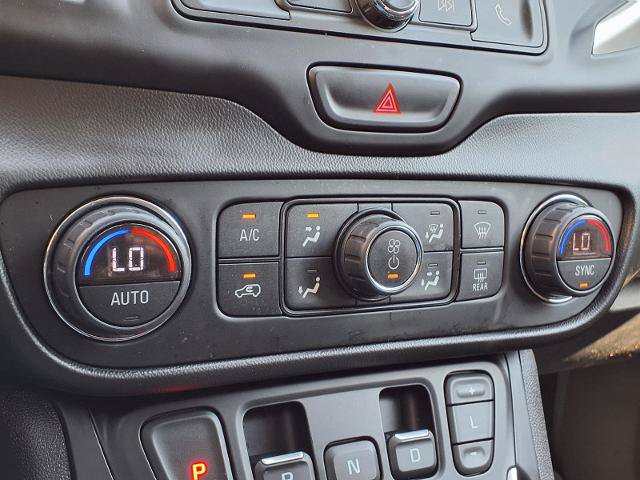 Used 2021 GMC Terrain SLE w/ Driver Convenience Package FWD image 8