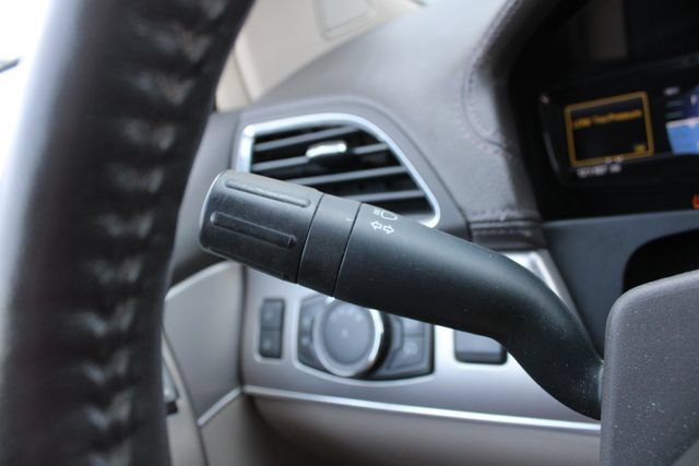 Used 2012 Lincoln MKX AWD image 12
