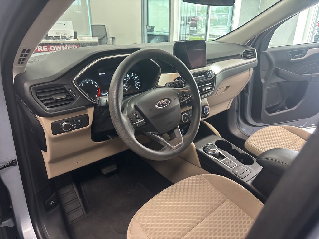 Used 2022 Ford Escape SE FWD image 13