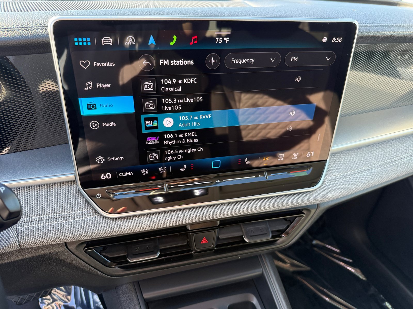 Certified 2025 Volkswagen Tiguan S FWD image 12