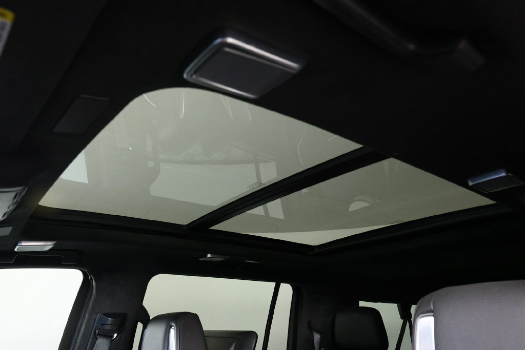 Used 2025 Cadillac Escalade ESV V AWD/4WD image 39