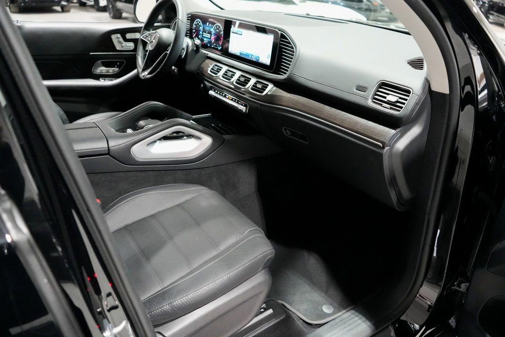 Used 2024 Mercedes-Benz GLS 450 4MATIC image 20